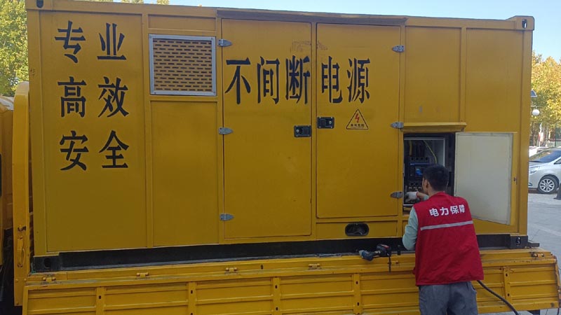 武昌柴油发电机组和UPS电源配合使用时，如何避免切换过程中的电力中断？